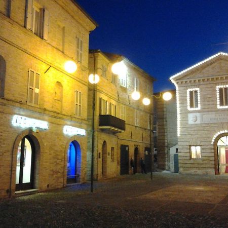 Apartment Largo Del Teatro Porto San Giorgio Bagian luar foto
