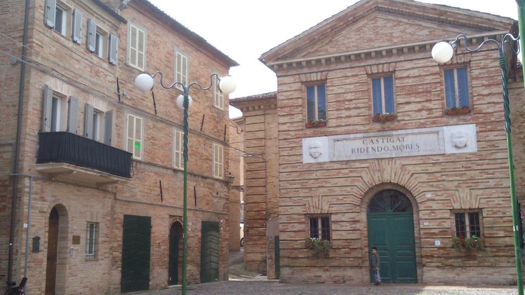 Apartment Largo Del Teatro Porto San Giorgio Ruang foto